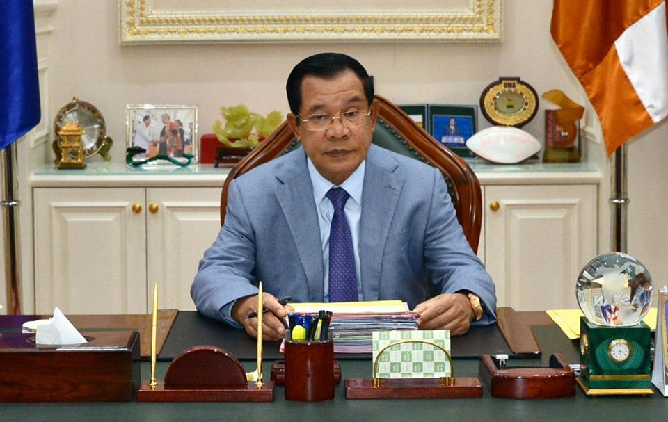 សម្តេចហ៊ុន សែន៖ ក្រដាសប្រាក់ដុល្លារអាមេរិកប្រភេទ $1, $2 និង $5 នៅតែចាយបានធម្មតាក្នុងប្រទេសកម្ពុជា